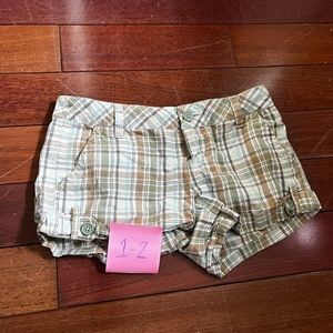 Size 1-2! Plaid shorts!